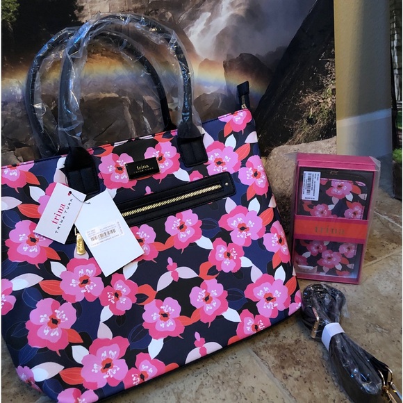TRINA TURK FLORAL TOTE BAG - Picture 3 of 11
